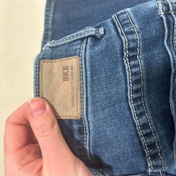 BKE Buckle Mid-Rise BootcutJeans Womens Size 26 - Picture 5 of 13